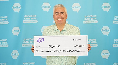 Kelowna man planning Mexico and Vegas vacations after $675K scratcher win